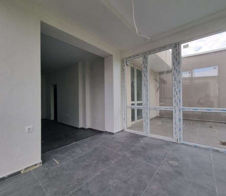 Spacious 1-bedroom top floor apartment with a large terrace, 64 sq.m., in Villa Martini, Sunny Beach.