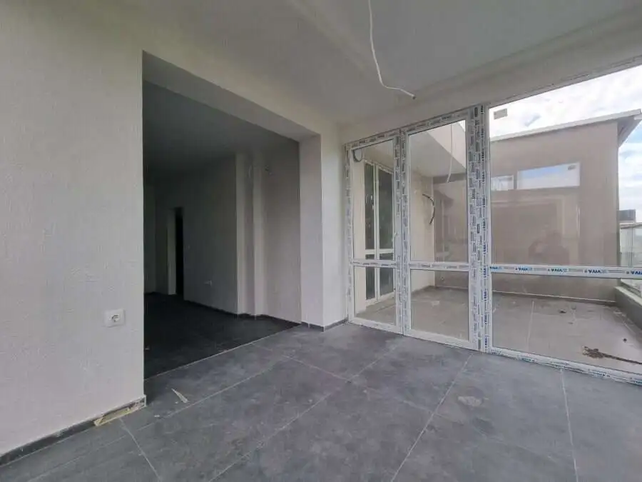 Spacious 1-bedroom top floor apartment with a large terrace, 64 sq.m., in Villa Martini, Sunny Beach.