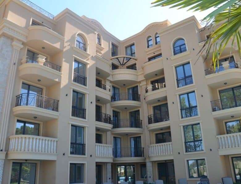 Bright 2-bedroom apartment with pool view in Aphrodite Green, Sunny Beach.