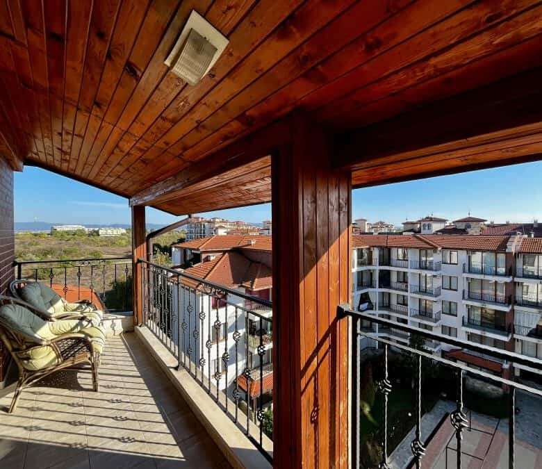 Sea and pool view 2-bedroom apartment in Apollon 8, between Ravda and Nessebar.