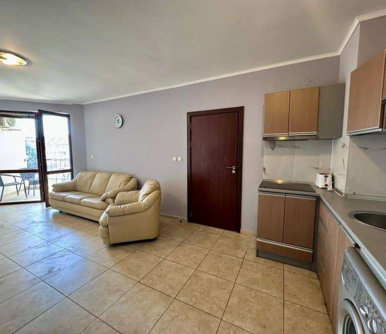 Apartment with pool view, 3 bedrooms, 110 sq.m., located in Apollon 5 near Ravda and Nessebar.