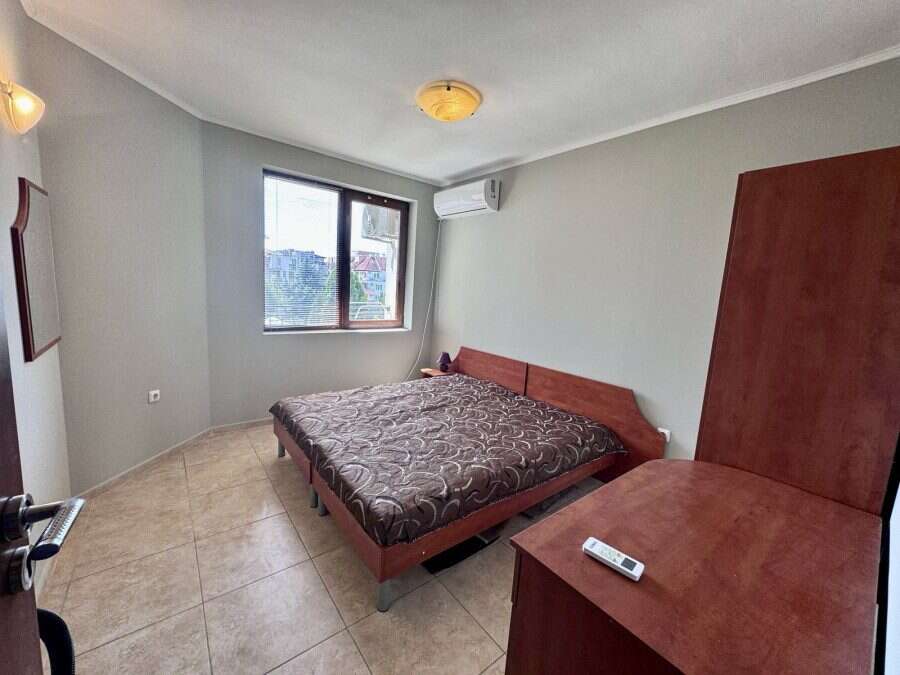 Spacious 3-bedroom apartment with pool view, 110 sq.m., located in Apollon 5, between Ravda and Ness.