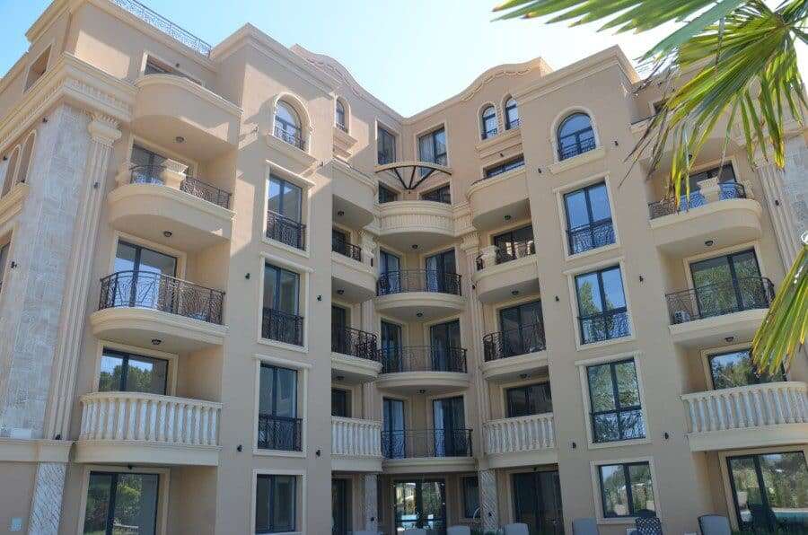 Spacious 52 sq.m. apartment with pool views located in Aphrodite Green, Sunny Beach. Perfect for com.