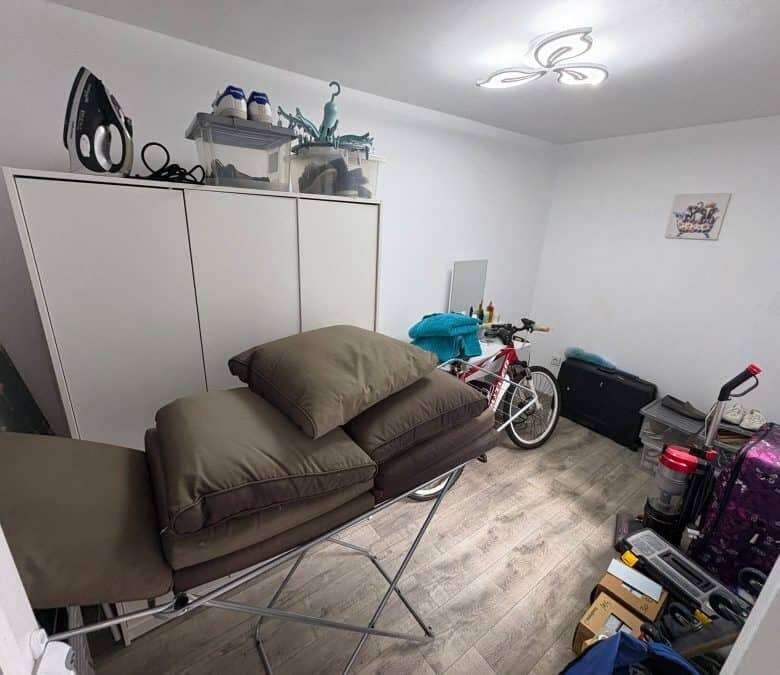 Bright interior of a 2-bedroom ground floor apartment in Sveti Vlas, 83 sq.m., with no maintenance f.