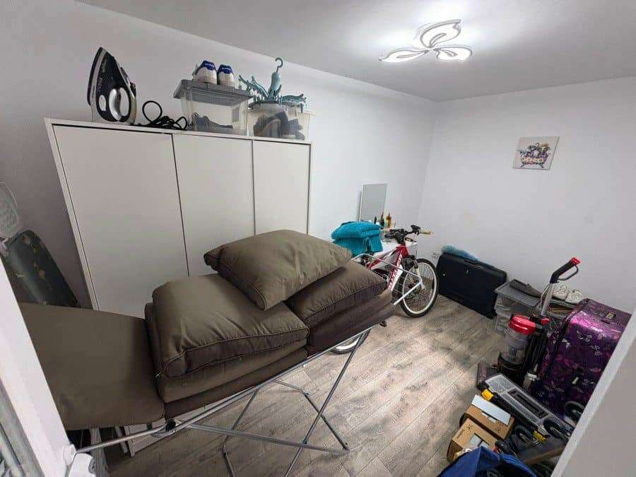 Bright interior of a 2-bedroom ground floor apartment in Sveti Vlas, 83 sq.m., with no maintenance f.