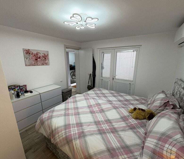 Bright ground floor apartment with 2 bedrooms in Sveti Vlas, 83 sq.m., no maintenance fee.