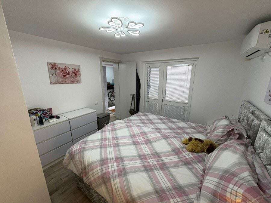 Bright ground floor apartment with 2 bedrooms in Sveti Vlas, 83 sq.m., no maintenance fee.