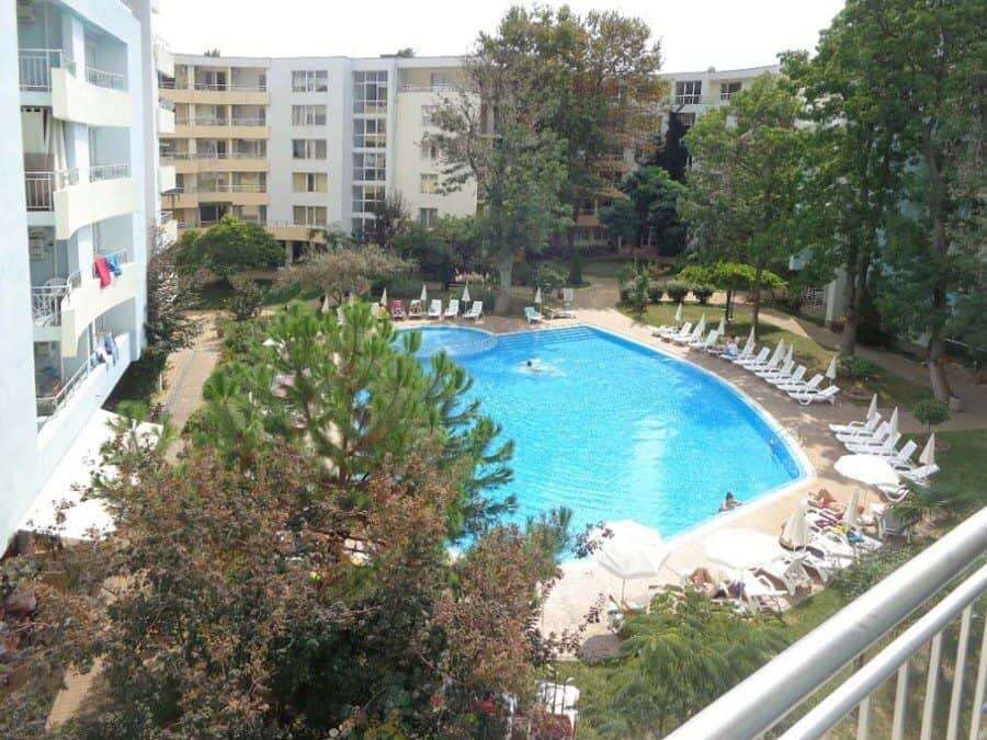 1-bedroom apartment with pool views, located in Yassen, Sunny Beach, just 70 meters from the sea. Pe.