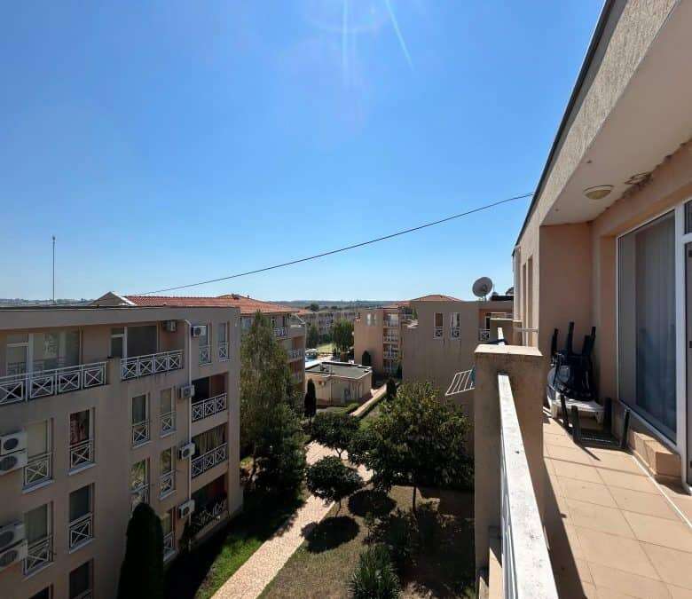 Bright 57 sq.m. apartment with spacious balcony and scenic views.