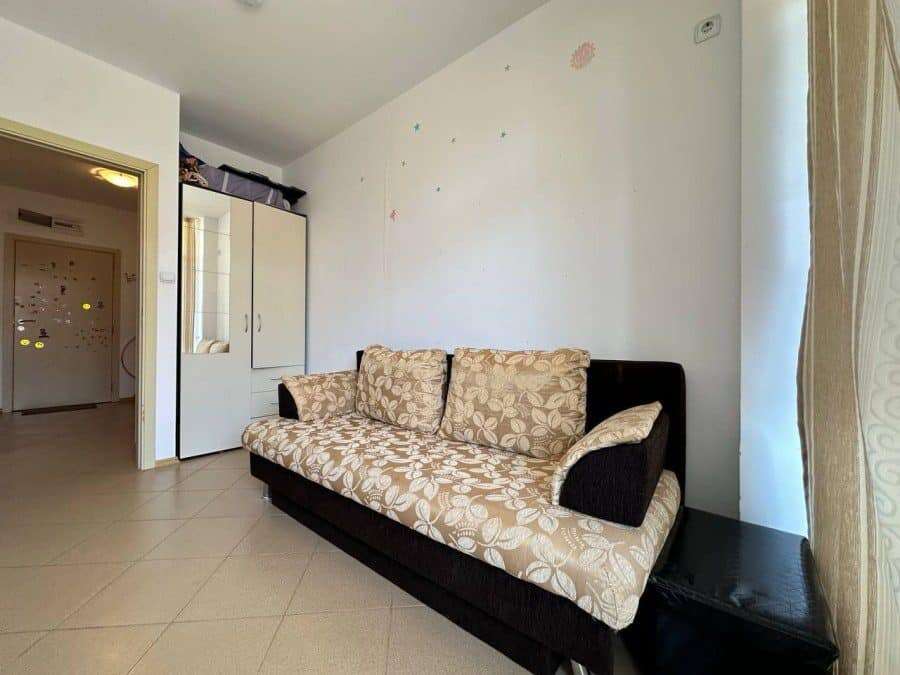 Elegant 1-bedroom furnished apartment with modern decor in the heart of Sunny Beach. Perfect for com.