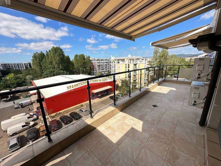 Modern 1-Bed Top Floor Apartment in Sunny Beach Spacious balcony of a 1-bedroom top floor apartment near the sea in Sunny Beach.