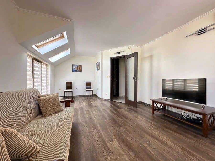Modern 1-Bed Top Floor Apartment in Sunny Beach Bright top floor 1-bedroom apartment in Tarantula complex, Sunny Beach, near the sea.