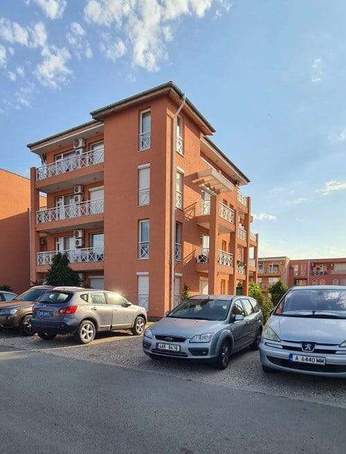 Bright 1-bedroom furnished apartment in Sunny Day 6, Sunny Beach, 3 km from the sea.