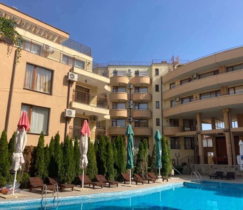 Floor studio with sea views, terrace, and 94 sq.m. area in Antonia.