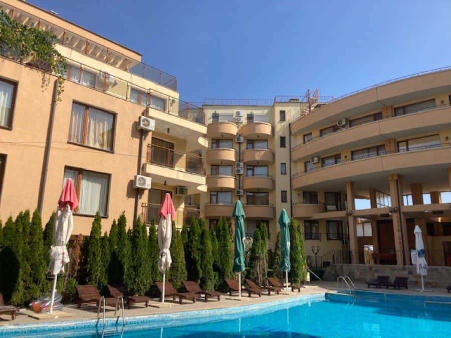 Floor studio with sea views, terrace, and 94 sq.m. area in Antonia.