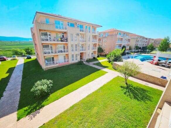 Bright 1-bedroom, 2-bath apartment with balcony, ideal for comfortable living.