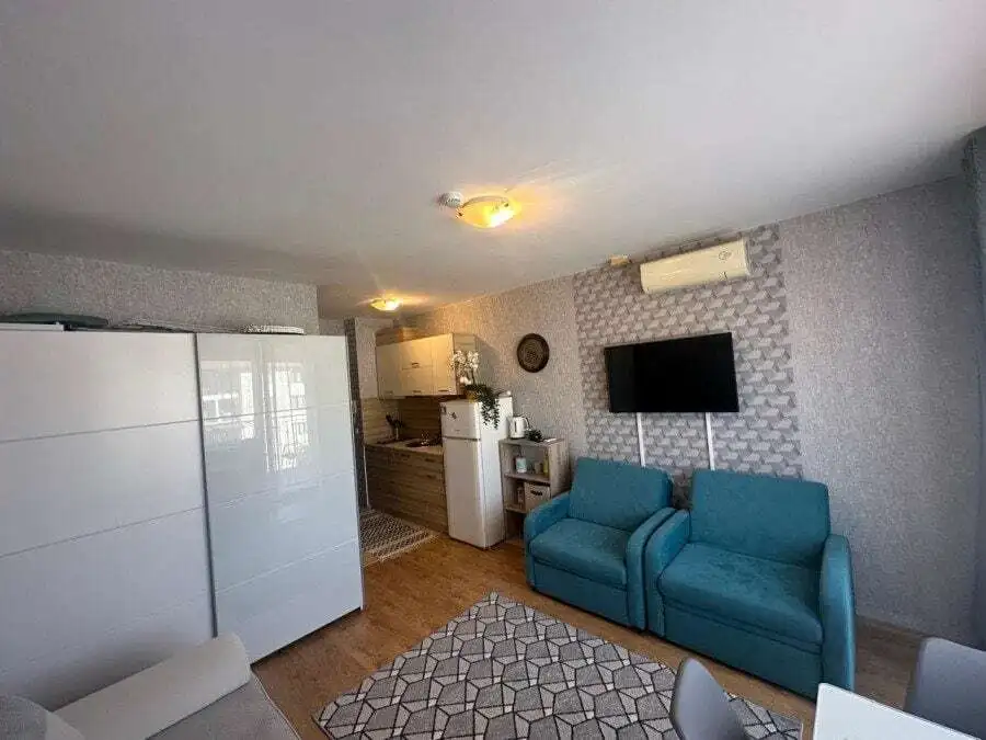 Top floor studio apartment with pool views, 34 sq.m., in Ravda's Apollon complex.