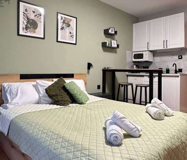 Bright studio with modern kitchenette and sea views in Sveti Vlas.