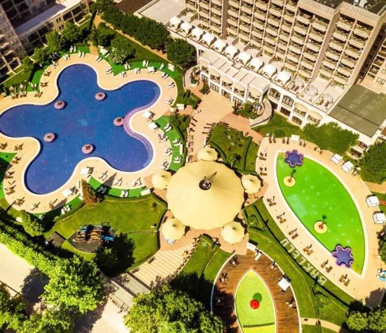 Sea view studio apartment with pool in Sunny Beach, Bulgaria.