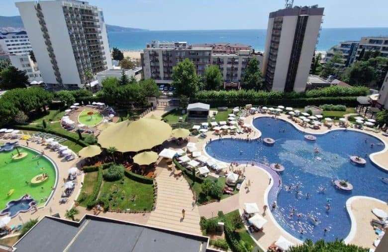 Sea view studio apartment in Barcelo Royal Beach, Sunny Beach, with access to pools and lush gardens.