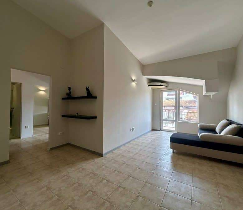 Bright 2-bedroom top floor apartment near the sea in Sveti Vlas, Bulgaria.