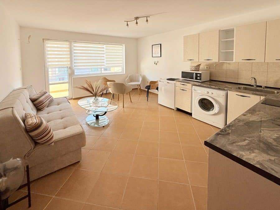 Spacious 2-bedroom apartment in Sunny Beach, 84 sq.m., near the sea, with bright living area and mod.