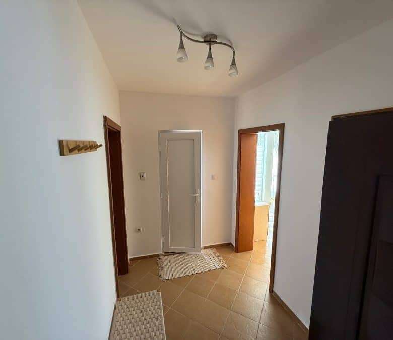 Bright interior of a spacious 84 sq.m. apartment near the sea.