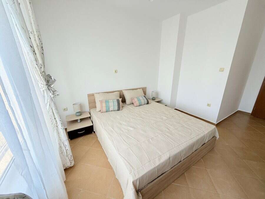 Bright 2-bedroom apartment in Solis, Sunny Beach, 300m from the sea.