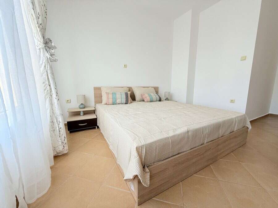 Bright, airy 2-bedroom apartment in Solis, Sunny Beach, 300m from the sea.