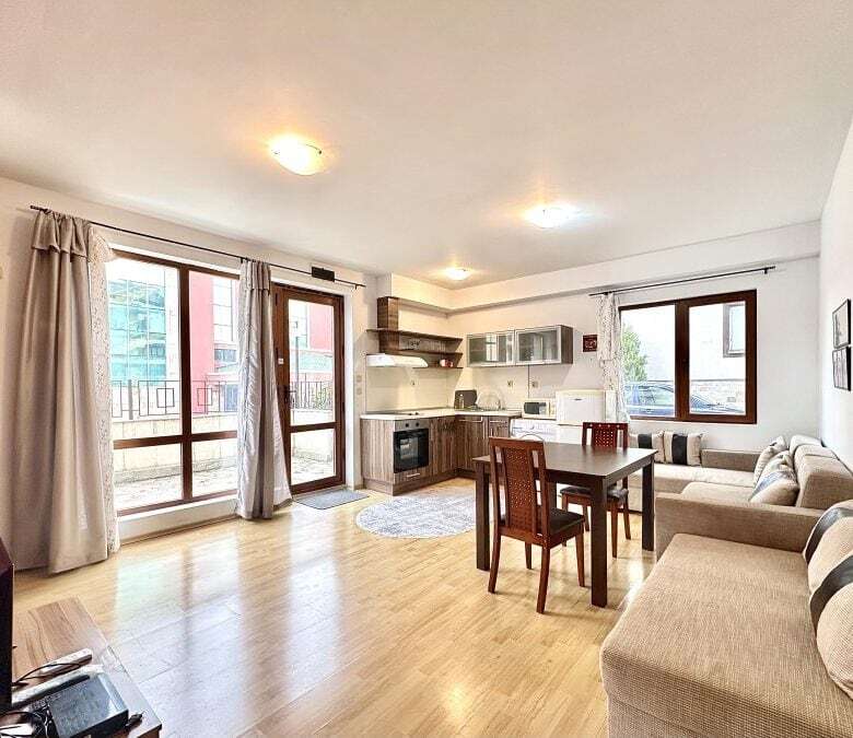Spacious 75 sq.m. apartment located in Panorama Bay 1, Sveti Vlas, just 400 meters from the sea.