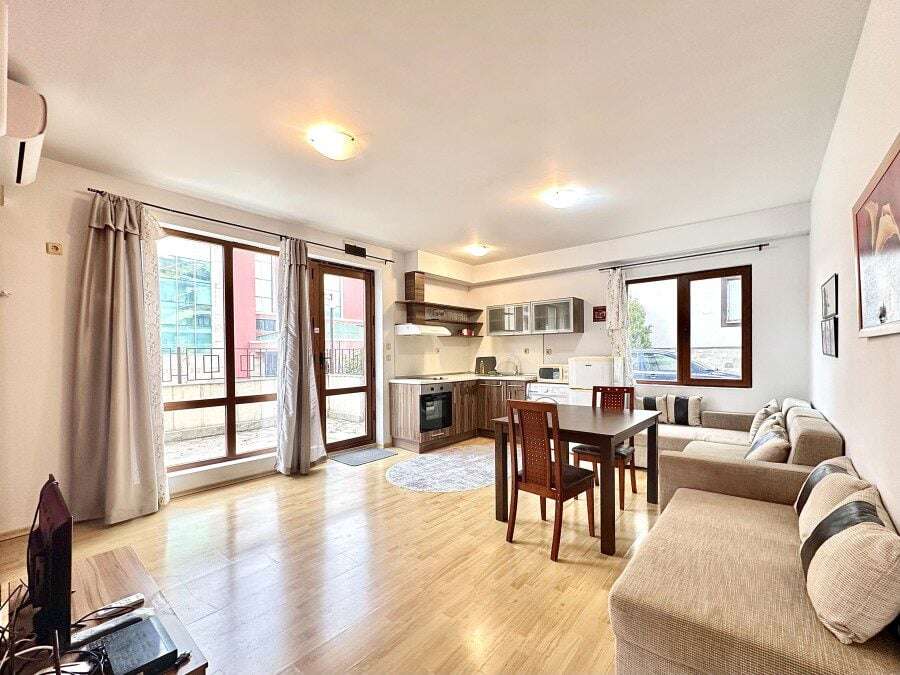 Spacious 75 sq.m. apartment located in Panorama Bay 1, Sveti Vlas, just 400 meters from the sea.