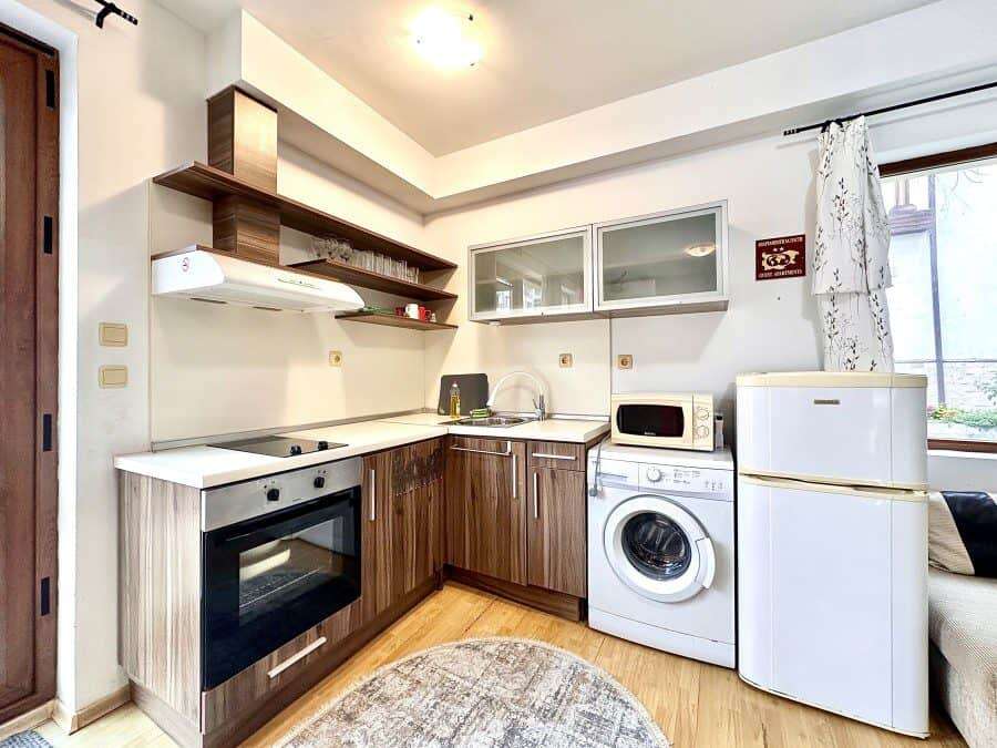 Bright kitchen with modern appliances in Panorama Bay 1.