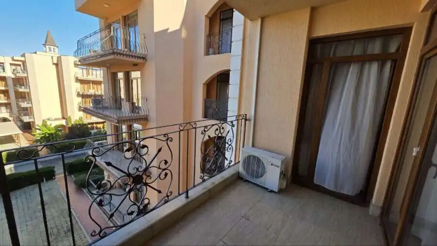 Apartment with pool view, 72 sq.m., located in Palazzo, Sunny Beach, perfect for relaxing holidays o.