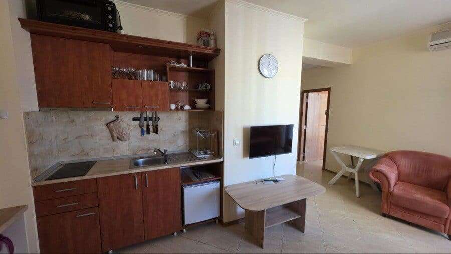 Cozy 1-bedroom apartment with pool view in Palazzo, Sunny Beach, 72 sq.m.