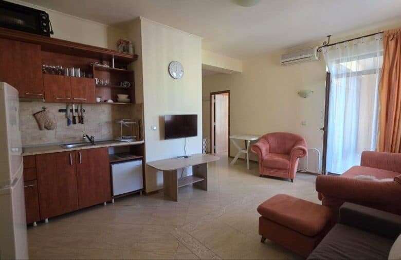 Cozy 1-bedroom apartment with pool view in Palazzo, Sunny Beach, 72 sq.m.