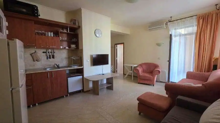 Cozy 1-bedroom apartment with pool view in Palazzo, Sunny Beach, 72 sq.m.