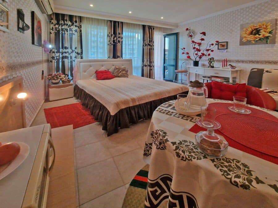 Studio apartment with pool view, 50 sq.m., located in Planeta ****, Sunny Beach, just 50 meters from.