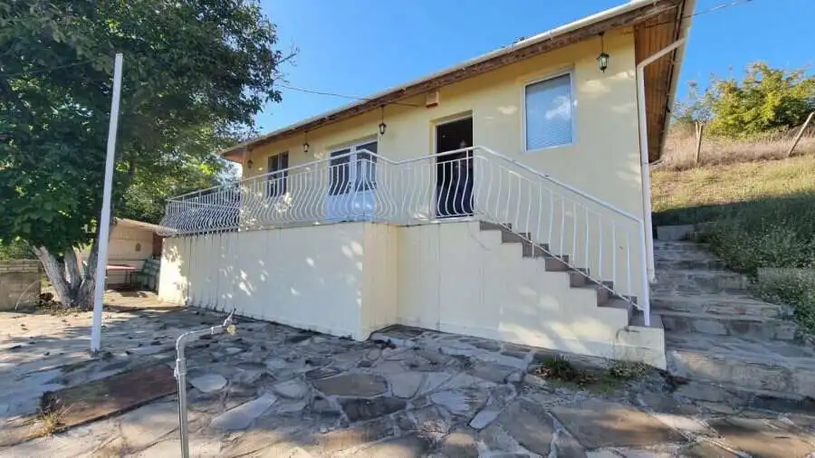 Charming 3-bedroom house with a pool and BBQ zone in Ropotamo Valley, 18 km from Primorsko. Perfect.