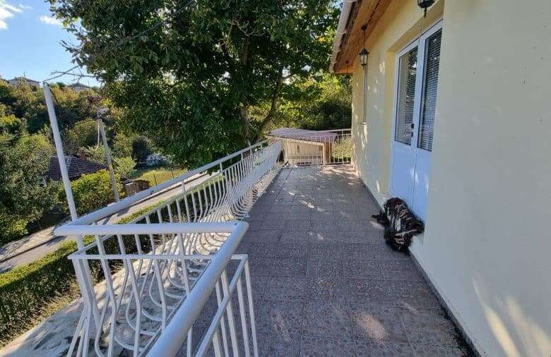 Spacious balcony of a 3-bedroom house featuring a pool and BBQ area in Ropotamo Valley, 18 km from P.
