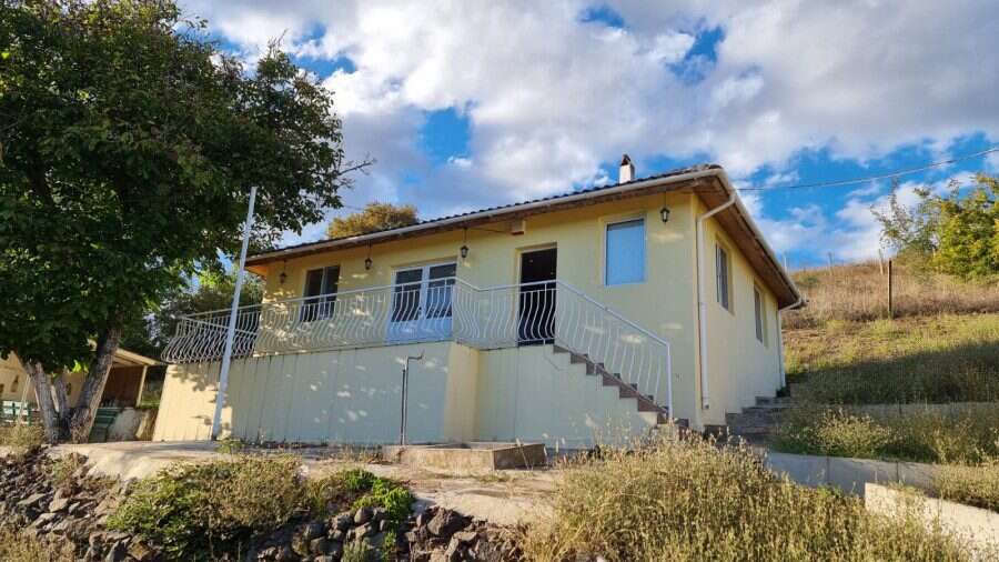 Beautiful 3-bedroom house with a pool and BBQ zone in Ropotamo Valley, near Primorsko. Perfect for r.