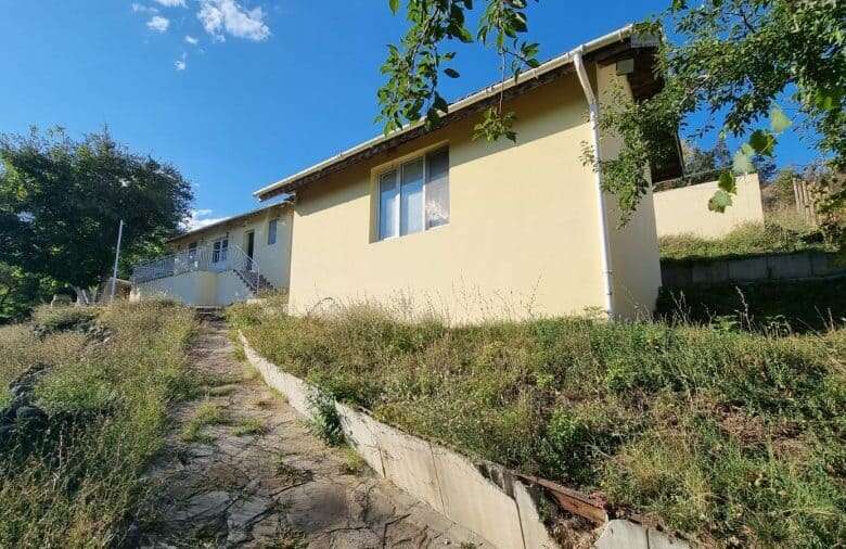 Beautiful 3-bedroom house with a pool and BBQ area in Ropotamo Valley, just 18 km from Primorsko, id.