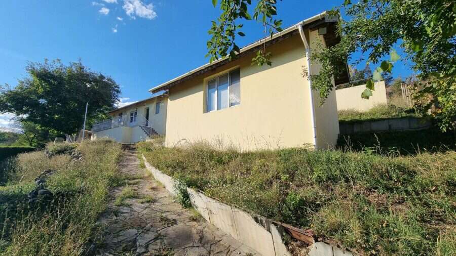 Beautiful 3-bedroom house with a pool and BBQ area in Ropotamo Valley, just 18 km from Primorsko, id.