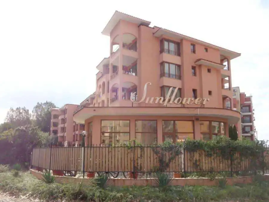 Modern 1 BED apartment in Sunflower complex, 62 sq.m., near the sea.