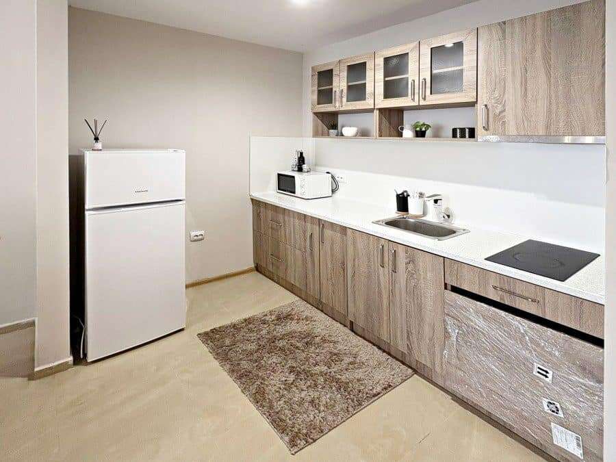 Cozy 1-bedroom apartment with modern kitchen in Sunflower complex, Sunny Beach, close to the sea.