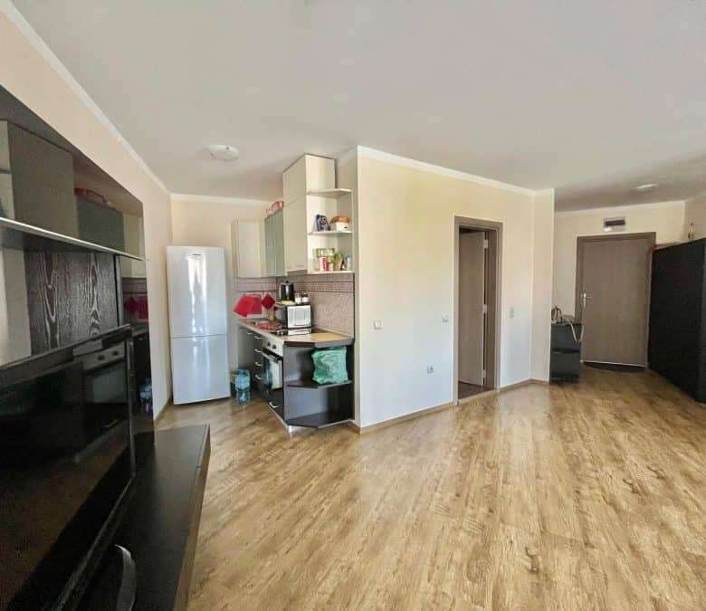 Interior view of a 1-bedroom apartment in Sunny Beach Plaza, 100m from the sea.