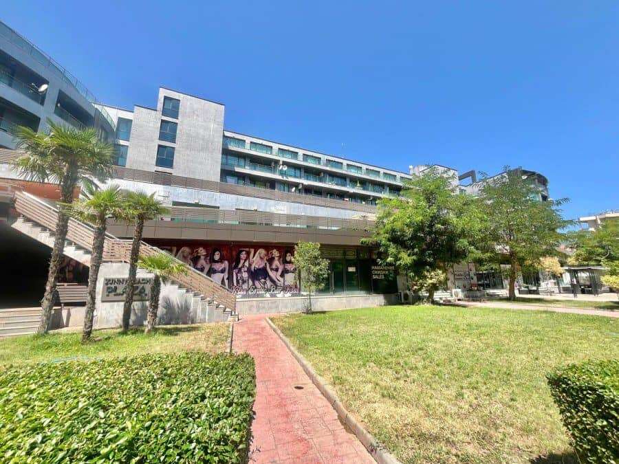 Bright 1-bedroom apartment in Sunny Beach Plaza, 82 sq.m., just 100m from the sea. Modern living spa.