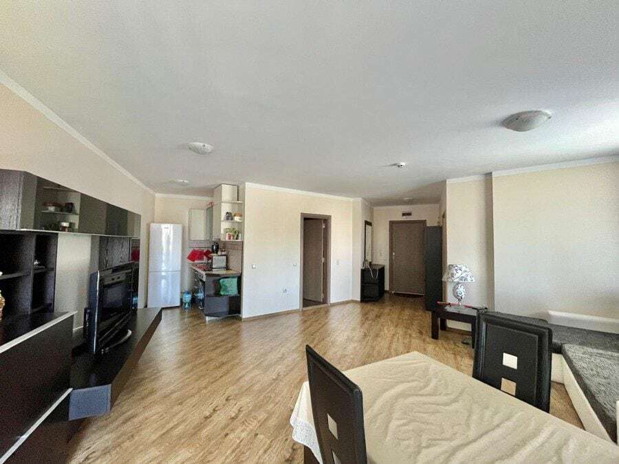 Bright 1-bedroom apartment with 82 sq.m. in Sunny Beach Plaza, just 100m from the sea. Perfect for s.