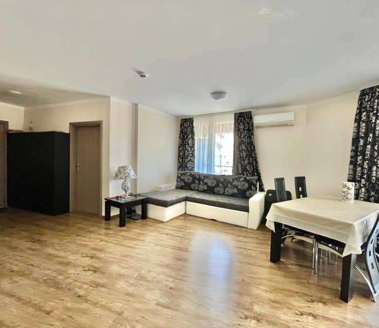 Bright 1-bedroom apartment in Sunny Beach, 82 sq.m., near the sea, with modern furnishings and large.