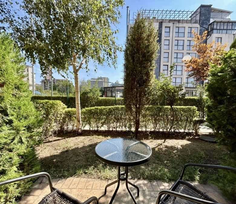 Ground floor studio with kitchen, 34 sq.m., in Tarsis Club and SPA, Sunny Beach.