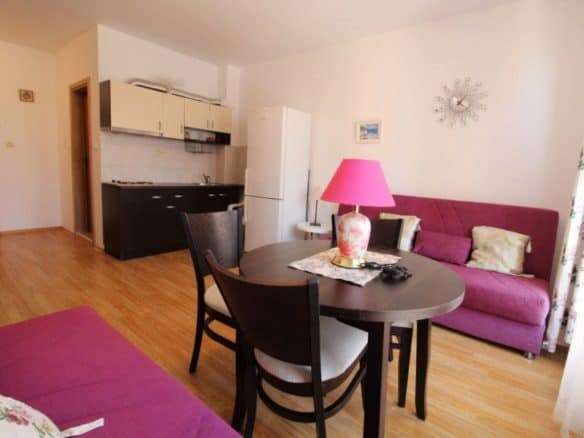 Fully furnished 27 sq.m. studio apartment in Sunny Day 6, Sunny Beach, with living area and kitchene.